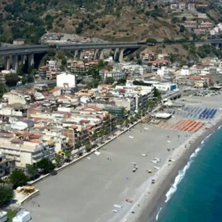 Apartment Perla De Mar A 20m Dalla Letojanni