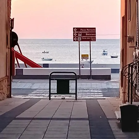 Perla De Mar A 20m Dalla Letojanni